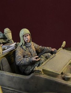 画像1: D-Day miniature studio[DD35155]1/35 WWII 独 武装SS シュビムワーゲンドライバー アルデンヌ1944 (1)