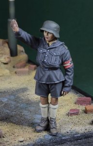画像1: D-Day miniature studio[DD35233]1/35 WWII ドイツ ヒトラーユーゲントの児童 ドイツ1945 (1)