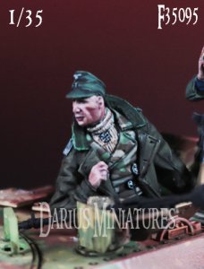 画像1: Darius Miniatures[DMF35095]1/35 WWII ドイツ ヘッツァー駆逐戦車指揮官 (1)