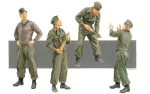 画像1: ドラゴンモデル[DML6192] 1/35　独陸軍突撃砲兵　弾薬補充　ロシア1942 (1)