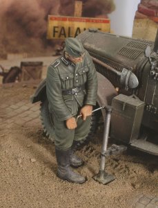 画像1: RoyalModel[RM183]1/35 独 ジャッキアップする歩兵 (1)