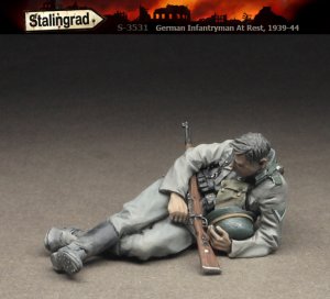 画像1: スターリングラード[ST3531]1/35休息する独兵1939〜44(1)横たわる兵士 (1)