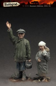 画像1: スターリングラード[ST3541]1/35WWII愛想を振るロシアの幼い兄妹 (1)