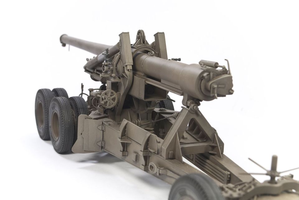 ブロンコモデル 1/35 米155mm榴弾砲M1A1大戦型 プラモデル