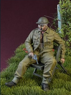 D-Day miniature studio［DD35132]1/35 WWII イギリス陸軍負傷しイスに腰掛ける兵士 (1940-45年装備)