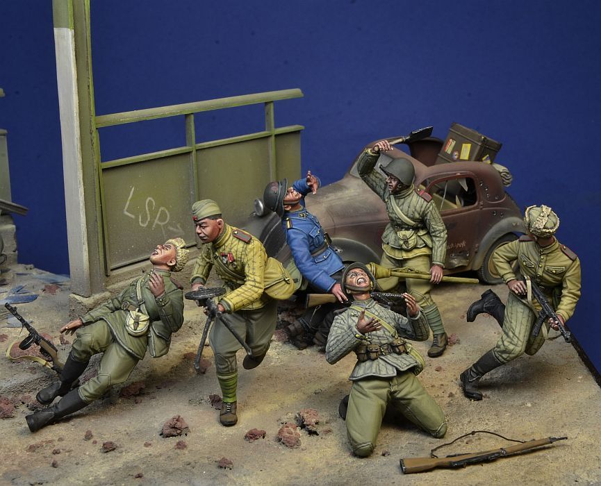 D-Day miniature studio［DD35180]1/35 WWII 露/独「死の腕に抱かれて」総攻撃するソ連歩兵セット ベルリン1945