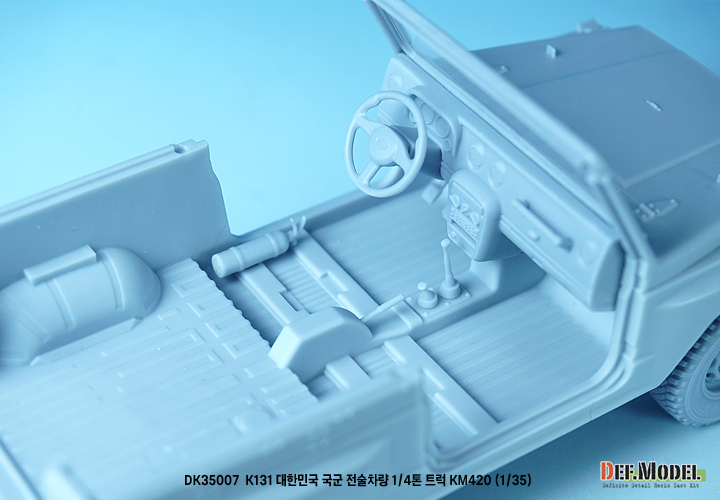 DEF.MODEL[DK35007]1/35 現用 韓国陸軍K-131 1/4t軍用小型汎用車 フルキット