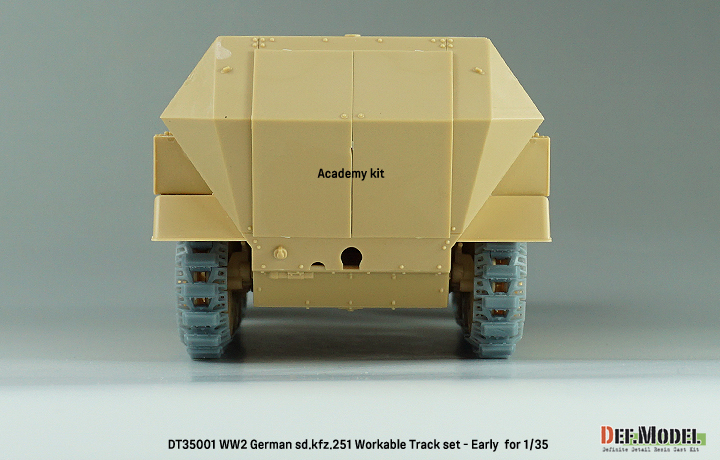 DEF.MODEL[DT35001]1/35 WWIIドイツSd.kfz.251ハノマーク用初期型可動履帯セット(各社キット対応)