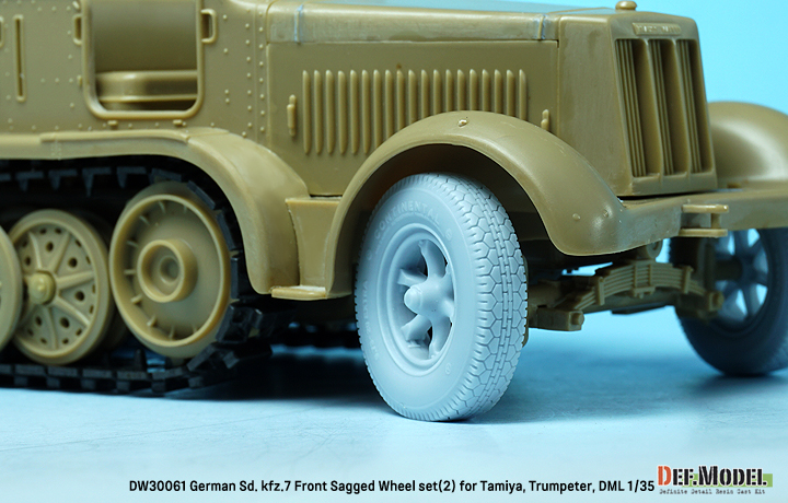 DEF.MODEL[DW30061]1/35 WWII ドイツSd.kfz.7  8tハーフトラック用自重変形前輪タイヤセットパターン2(タミヤ/トランペッター/ドラゴン用)