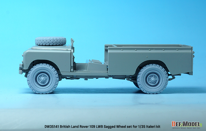 DEF.MODEL[DW35141]1/35 現用 イギリスランドローバー109LWB 自重変形タイヤセット(イタレリ用)