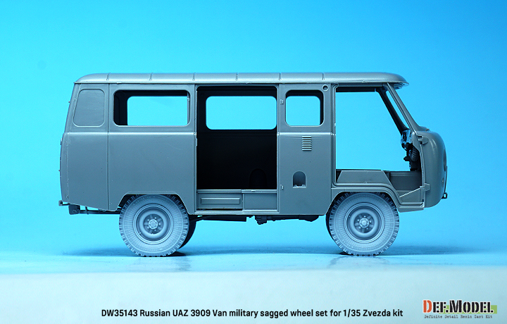 DEF.MODEL[DW35143]1/35 現用 ソ/露 ロシア連邦軍UAZ3909軍用バン用自重変形軍用タイヤセット(ズべズダ用)