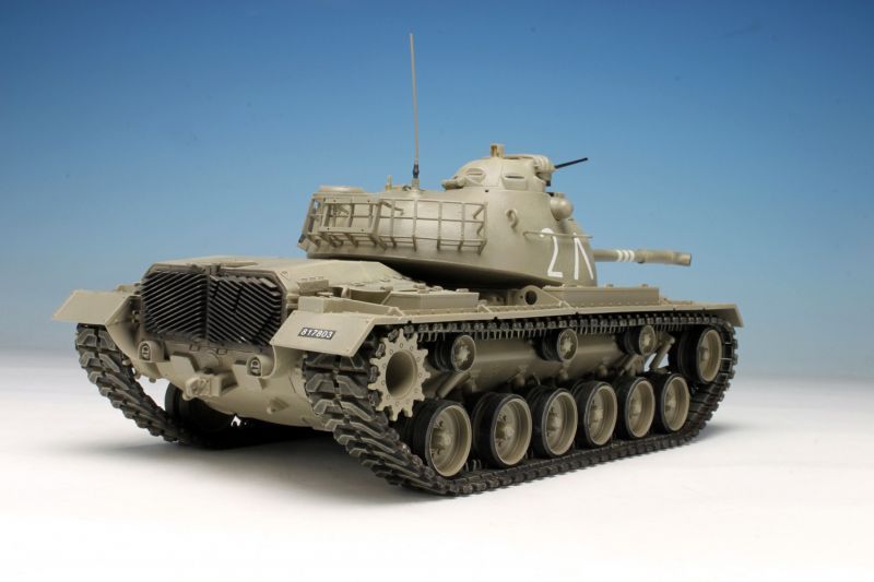 1/35 イスラエル マーカーチ主 力戦車 塗装済完成品 可動式履帯-
