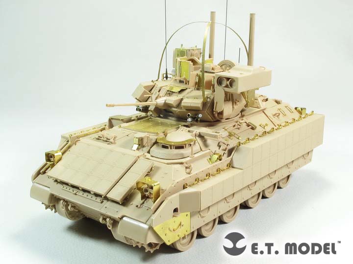 モンモデル 1 35 M2A3 ブラッドレー BUSKIII フルインテリア 