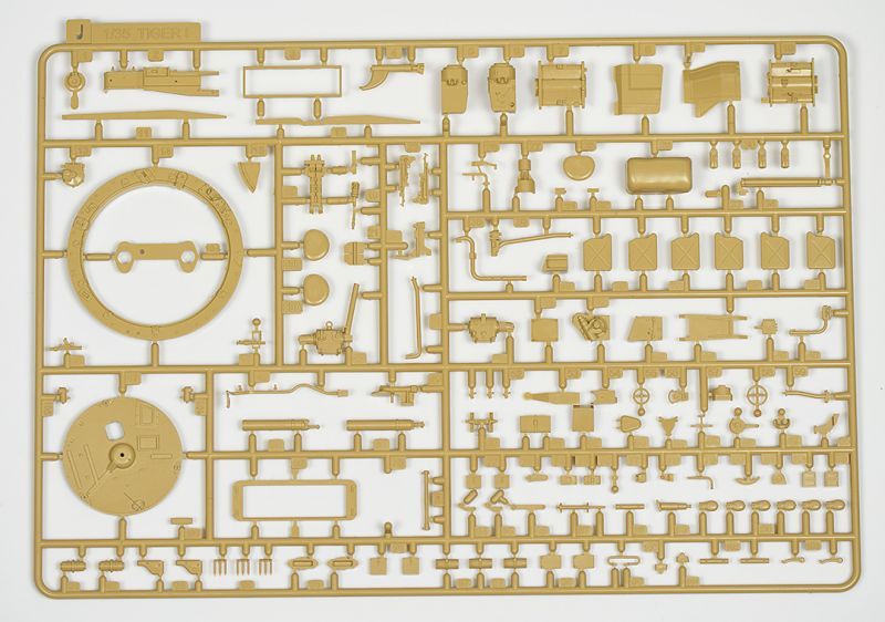 ライフィールドモデル[RFM5003]1/35 ティーガーI初期型 第503重戦車大隊 東部戦線1943(フルインテリア付)